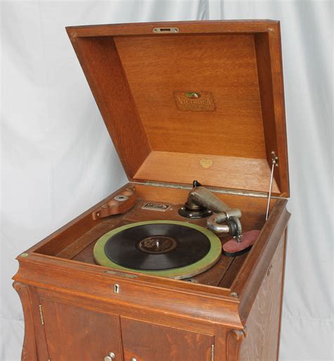 1923 VV-80 Victor <b>Victrola</b> <b>Antique</b> Phonograph <b>Cabinet</b> <b>Record</b> <b>Player</b>. . Antique victrola cabinet record player